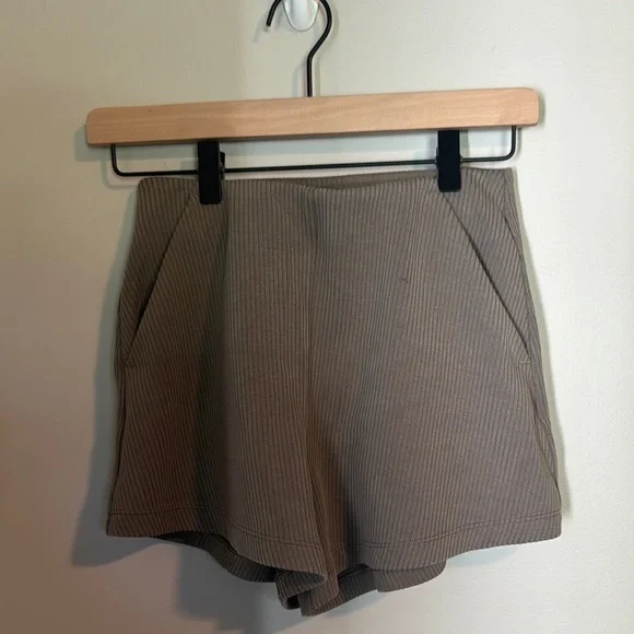 Lululemon Ribbed Softstreme High-Rise 2” Short - Picture 2 of 8